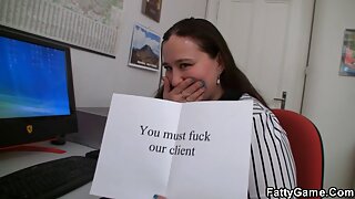 Direktør om dagen, saftig elsker om natten.